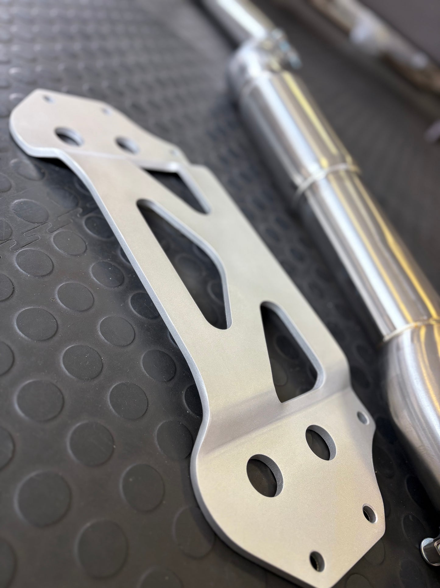 G80/G82 M3/M4 Bolt-on Single Midpipe (S58)