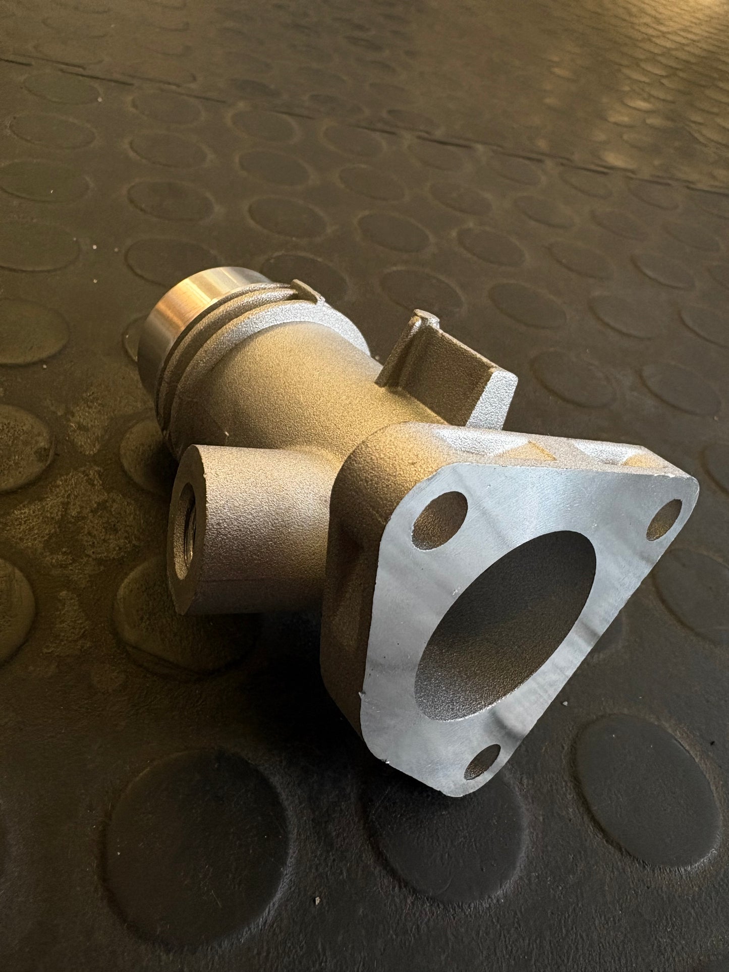 Aluminium B58 Coolant Outlet Connector