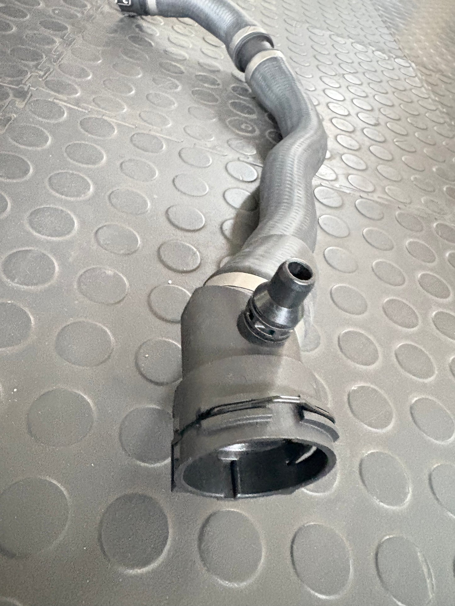 B58 Top Radiator Coolant Hose